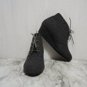 Marbella Brooke Gray Fabric Ankle Booties Size 9M Lace-Up Boots